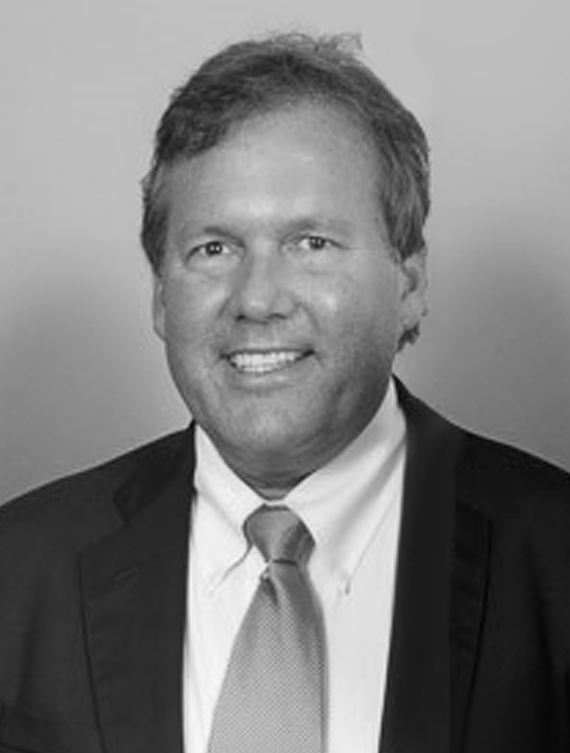 Dr. Kennedy smiling bio photo